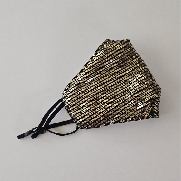 😷 Gold Sequin Cloth Mask - Picture 5 of 11